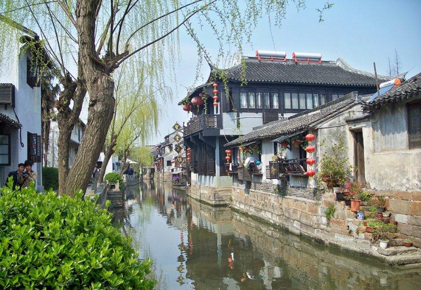 汽车大灯透镜和没透镜有什么区别游戏画面